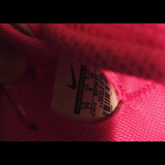 Nike’s - Picture 3 of 3